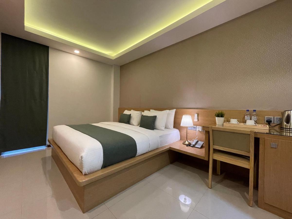 Huvan Beach Hotel At Хулхумале Екстер'єр фото