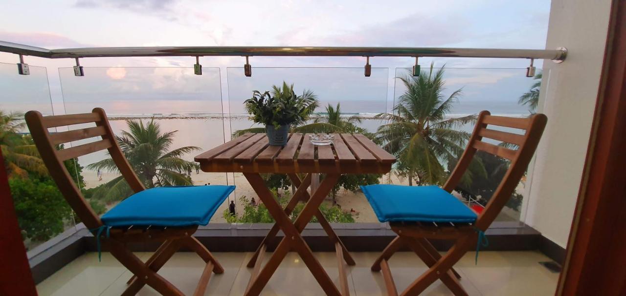 Huvan Beach Hotel At Хулхумале Екстер'єр фото